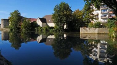 Montargis, Loiret, Fransa. Montargis 'deki kanal..