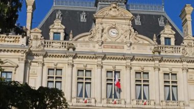 Vannes, Morbihan, Britanya, Fransa. Hotel de Ville 'in dışındaki Duc de Bretagne Arthur de Richemont Heykeli