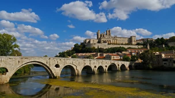 Безьє Іро Окситанія Франція Передньому Плані Старий Міст Через Річку — стокове відео