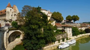 Nerac, Lot et Garonne, güney batı Fransa. Blaise nehri şehri geçiyor.