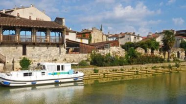Nerac, Lot et Garonne, güney batı Fransa. Blaise nehri şehri geçiyor.