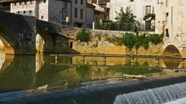 Nerac Lot Garonne 法国西南部布莱斯河穿过小镇 — 图库视频影像
