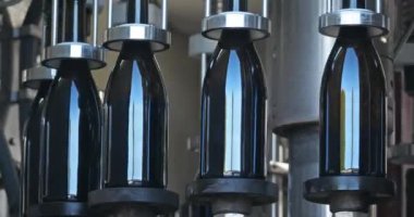 Şarap Şişelerinin Takma Süreci