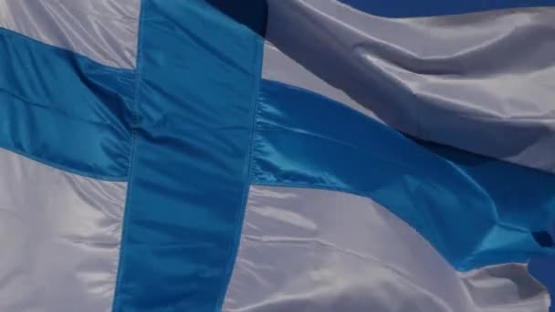 Σημαία Του Εθνικού Φινίρισμα Κυματίζει Στον Άνεμο — Αρχείο Βίντεο