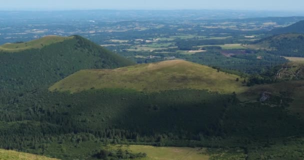 Chaine Des Puys Massif Central Puy Dome Francia Parapente Sobre — Vídeos de Stock