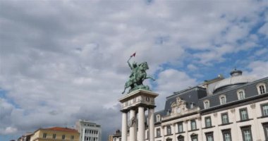 Clermont-Ferrand, Puy de Dome, Auvergne, Fransa. Jaude Meydanı 'nda heykeltıraş Bartholdi' nin Vercingetorix Heykeli.