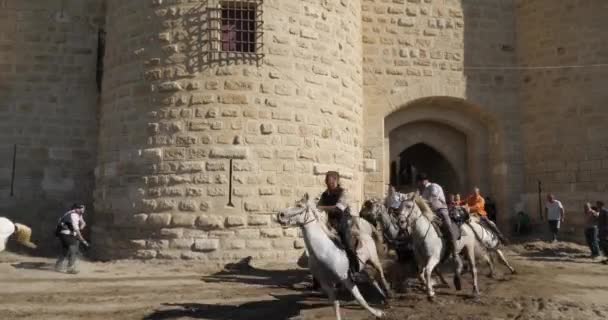 Aigues Mortes Camargue Occitanie Francja Ogrodnicy Lub Pasterze Byków Koniach — Wideo stockowe