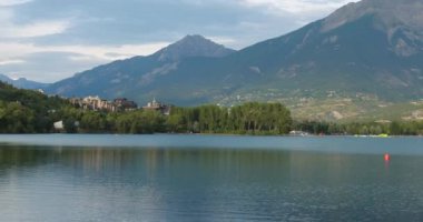  Embrun, Hautes Alpes Departmanı, Fransa. Embrun 'daki su kütlesi