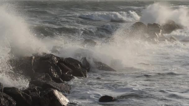 Onde Che Infrangono Sulle Rocce Mar Mediterraneo Francia — Video Stock