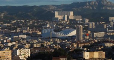 Marsilya, 8. bölge, Bouches-du-Rhone, Fransa. 8. Bölge 'deki Velodrome Stadyumu. Orange Velodrome olarak bilinir.