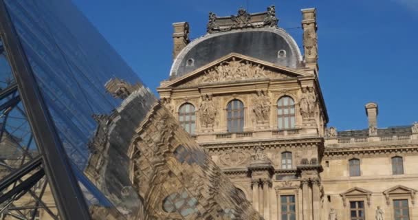 Μουσείο Του Λούβρου Και Πυραμίδα Διαμέρισμα Παρίσι Ile France Γαλλία — Αρχείο Βίντεο