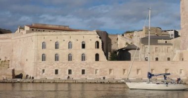  Saint-Jean Kalesi ve Vieux-Port, Marsilya, Bouches-du-Rhone, Fransa.