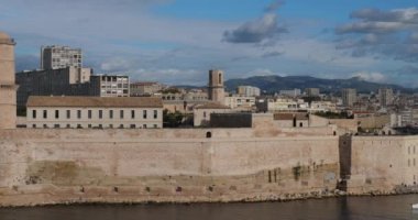  Saint-Jean Kalesi ve Vieux-Port, Marsilya, Bouches-du-Rhone, Fransa.