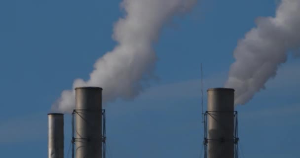 法国新阿基坦吉隆德Biganos造纸厂的烟雾和空气污染 — 图库视频影像