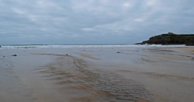 Clohars-Carnoet, Le Pouldu, Finistre Bölümü, Brittany, Fransa. Clohars-Carnoet ve Le Pouldu adlı köyler arasında yer alan sahil.