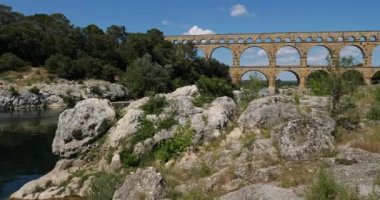 Roma Köprüsü Pont du Gard ve Gardon Nehri, Resmoulins, Gard, Occitanie, Fransa