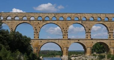 Roma Köprüsü Pont du Gard ve Gardon Nehri, Resmoulins, Gard, Occitanie, Fransa