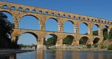 Roma Köprüsü Pont du Gard ve Gardon Nehri, Resmoulins, Gard, Occitanie, Fransa
