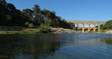 Roma Köprüsü Pont du Gard ve Gardon Nehri, Resmoulins, Gard, Occitanie, Fransa