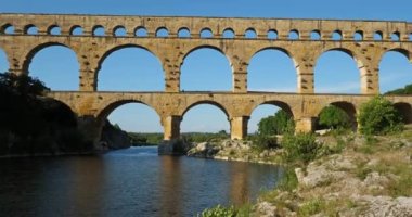 Roma Köprüsü Pont du Gard ve Gardon Nehri, Resmoulins, Gard, Occitanie, Fransa