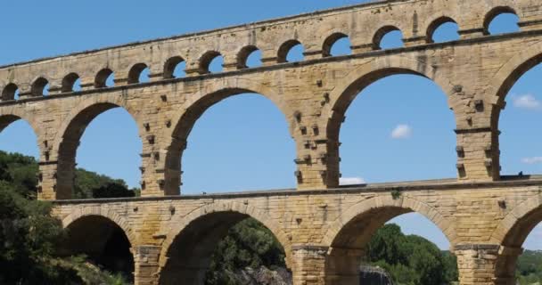 Die Römische Brücke Pont Gard Und Der Fluss Gardon Resmoulins — Stockvideo