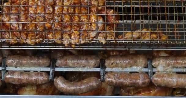 大型木炭吐司烤鸡出售 — 图库视频影像