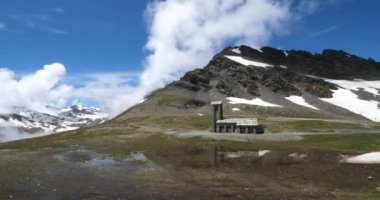 Iseran Geçidi 'nin tepesindeki kilise, Savoie Bölümü, Fransa.