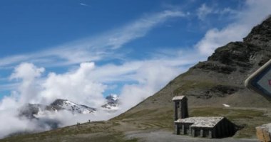 Iseran Geçidi 'nin tepesinde, Savoie Bölümü, Fransa.