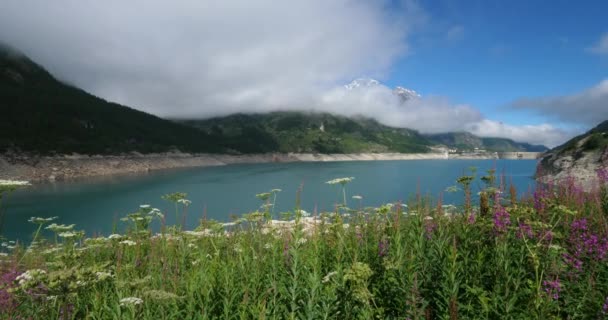 法国阿尔卑斯山萨沃伊省提尼湖 — 图库视频影像