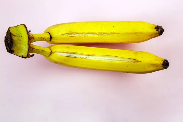 Due Banane Agrodolci Fondo Rosa Con Spazio Testo — Foto Stock