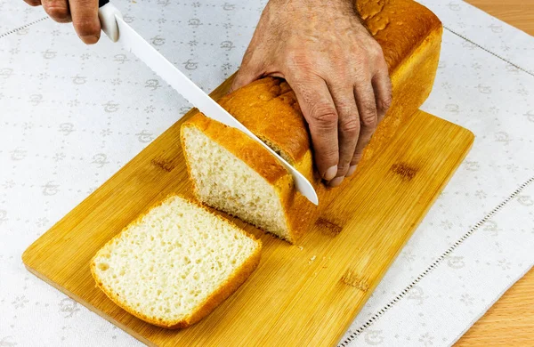 Sliced White Bread Loaf Lithuania Ceramic Toothed Knife Cutting Board — Stock Photo, Image