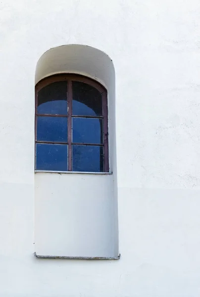 Old Building Window Arch White Plastered White Painted Wall - Stock-foto
