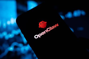 Openclaw logosu, Hindistan 'ın Bangalore kentindeki bir akıllı telefonun ekranında 4 Şubat 2026' da görüntülenmiştir.