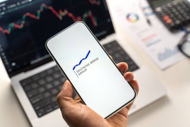 Deutsche Brse Group logosu 12 Şubat 2026 'da Hindistan' ın Bangalore kentindeki bir akıllı telefon ekranında sergilenmektedir.