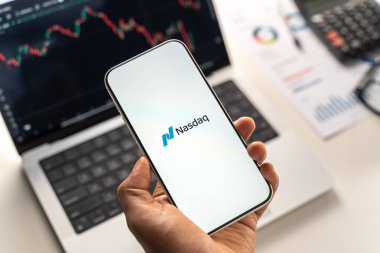 Nasdaq logosu 12 Şubat 2026 'da Hindistan' ın Bangalore kentindeki bir akıllı telefon ekranında sergilenmektedir.