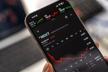 Nasdaq logosu 12 Şubat 2026 'da Hindistan' ın Bangalore kentindeki bir akıllı telefon ekranında sergilenmektedir.