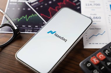 Nasdaq logosu 12 Şubat 2026 'da Hindistan' ın Bangalore kentindeki bir akıllı telefon ekranında sergilenmektedir.
