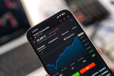 NYSE veya New York Menkul Kıymetler Borsası logosu 12 Şubat 2026 'da Hindistan' ın Bangalore kentindeki bir akıllı telefonun ekranında sergilenmektedir.