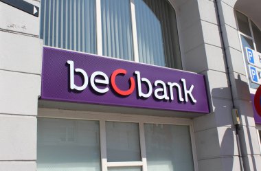 AALST, BELGIUM, 25 AĞUSTOS 2021: 'Beobank' ın perakende şubesinin dış görünümü. Beobank eskiden Citibank olarak bilinen bir Belçika bankası. İllüstrasyon Editörü.