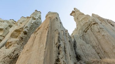 Jeolojik oluşumlar ve sönmüş volkanların fotoğrafları. manzara resimleri.