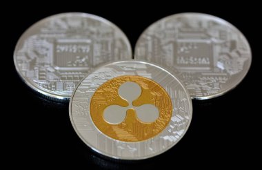 19 Eylül 2021. Hindi. Siyah arka planda dijital para biriminin fotoğrafları. Haber amaçlı bir fotoğraf.