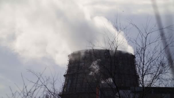 Humo Procedente Tuberías Industriales Contaminación Ambiental Producción Industria Residuos Tóxicos — Vídeo de stock