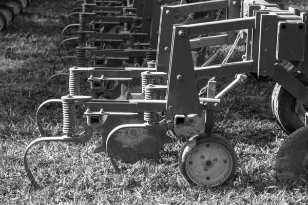 Vue Rapprochée Abstraite Outil Agricole Rangs Tracteur Vintage Noir Blanc — Photo