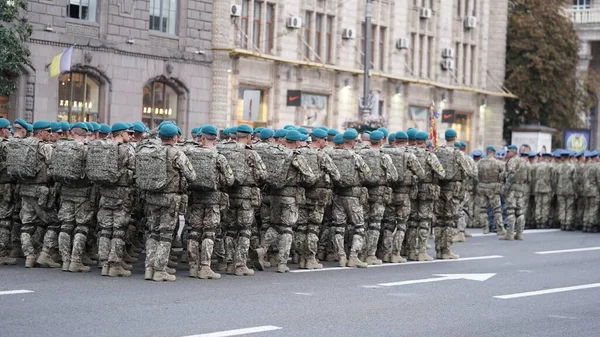 Πρόβα Της Στρατιωτικής Παρέλασης Σχηματισμός Στρατευμάτων Την Ευκαιρία Της Διακήρυξης — Φωτογραφία Αρχείου