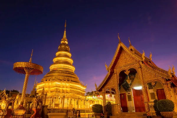 Lampun, Tayland. Phra That Hariphunchai Tapınağı, Lamphun Bölgesi. Wat Phra Haripunchai Woramahawihan, Muang, Lamphun, Tayland.