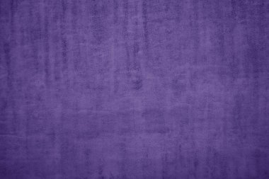 Mor doğal İtalyan derisinin dokusu ve yığını. Mor arkaplan.
