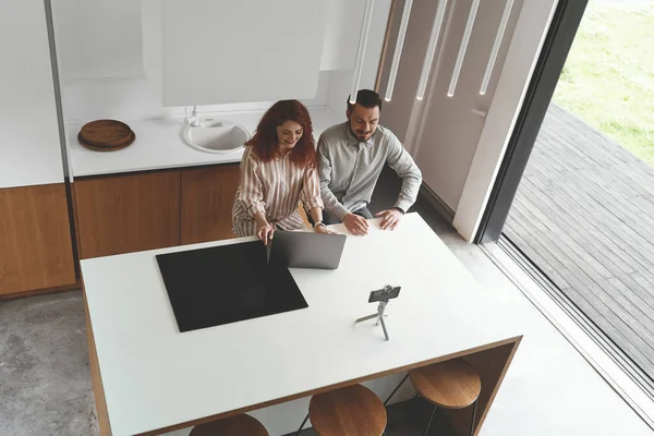 Top view of business couple working from home — Stockfoto