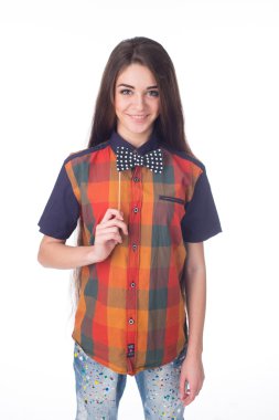 chica muestra corazón