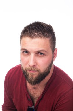 samimi bir gülümseme ile yakışıklı adam