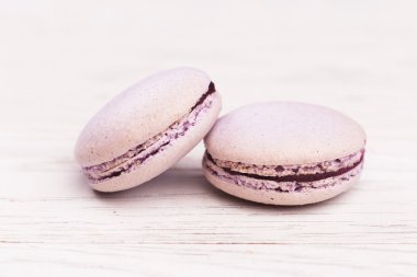 Tahta masadaki badem kurabiyeleri